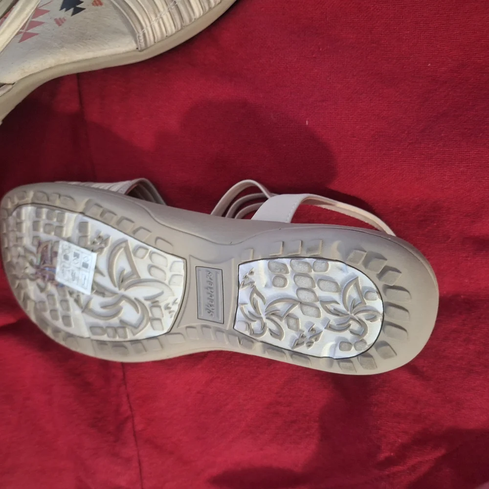Skechers Cream Sandals with Slingback Straps - Picture 3 of 5